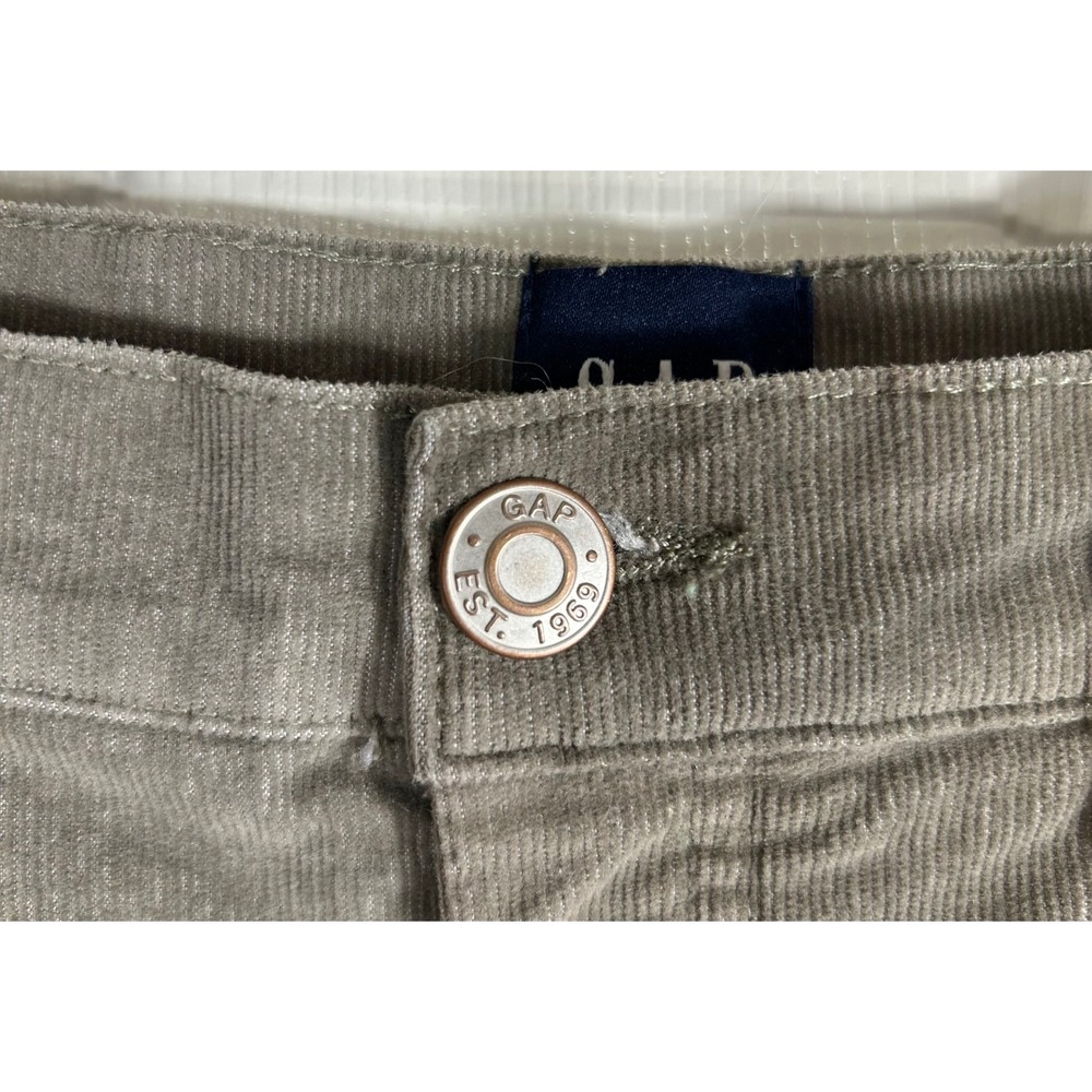 Gap Womens Olive Corduroy Raw Hem Shorts Size 12 Mid Rise 5 Pocket Utility - Picture 8 of 8